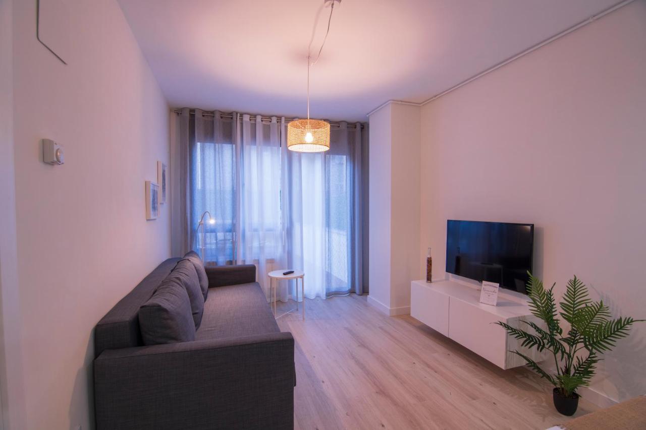 La Terraza De La Vega - Ubicacion Inmejorable , Wifi , Terraza Y Parking Gratuito Apartment Oviedo Exterior photo