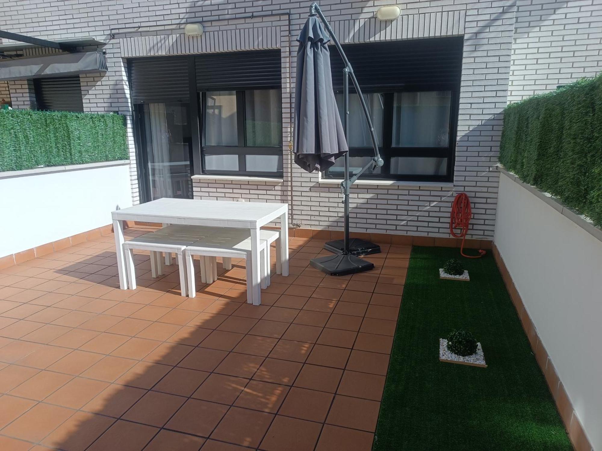 La Terraza De La Vega - Ubicacion Inmejorable , Wifi , Terraza Y Parking Gratuito Apartment Oviedo Exterior photo